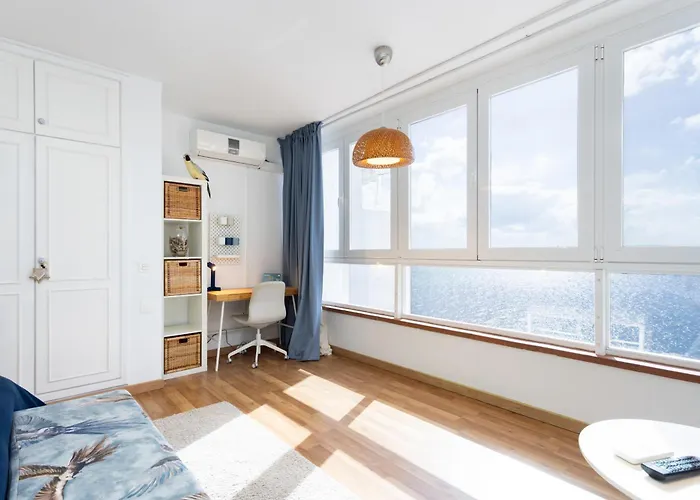 Home2book Lighthouse Stunning Sea View דירה